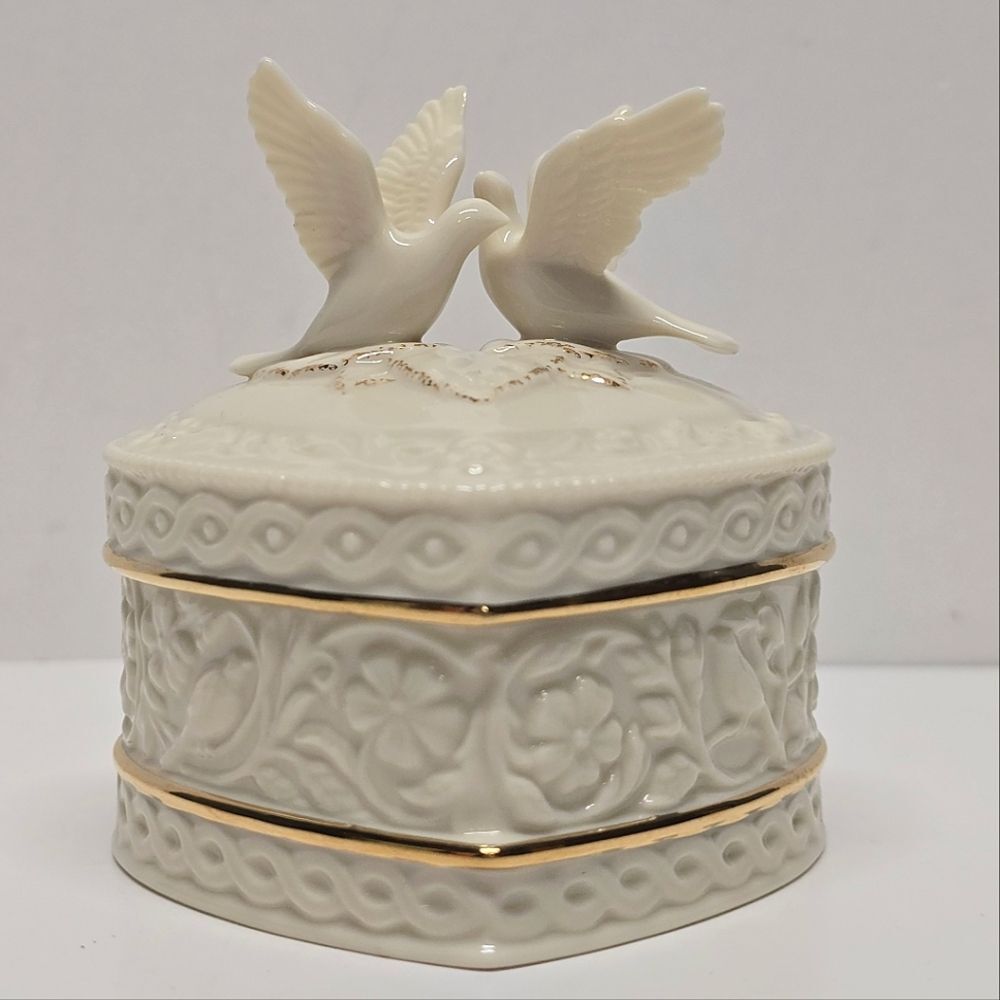 Lenox Wings of Love Trinket Box Heart Shaped With Doves Figurines Love Romantic